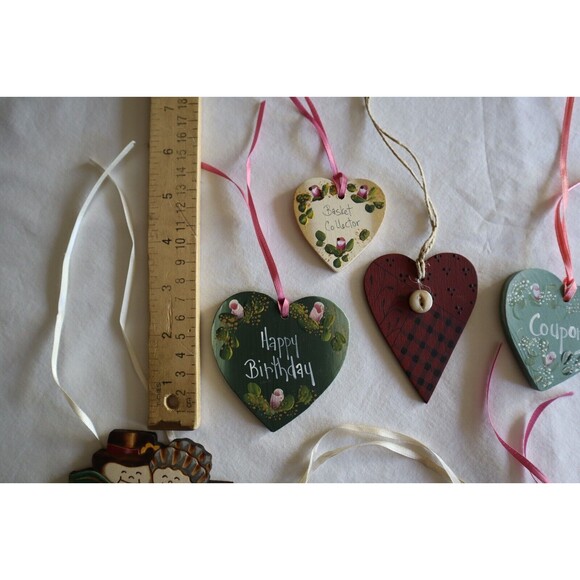 Lot 12x Wood Tie-on for Longaberger Baskets Heart Apple Snowman School Flag Coff - Picture 4 of 12